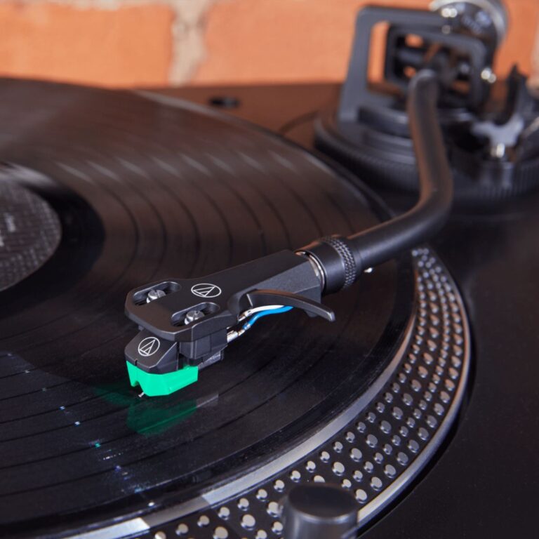 AUDIO-TECHNICA AT-LP120XUSB
