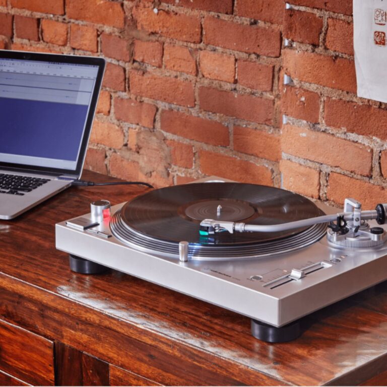 AUDIO-TECHNICA AT-LP120XUSB