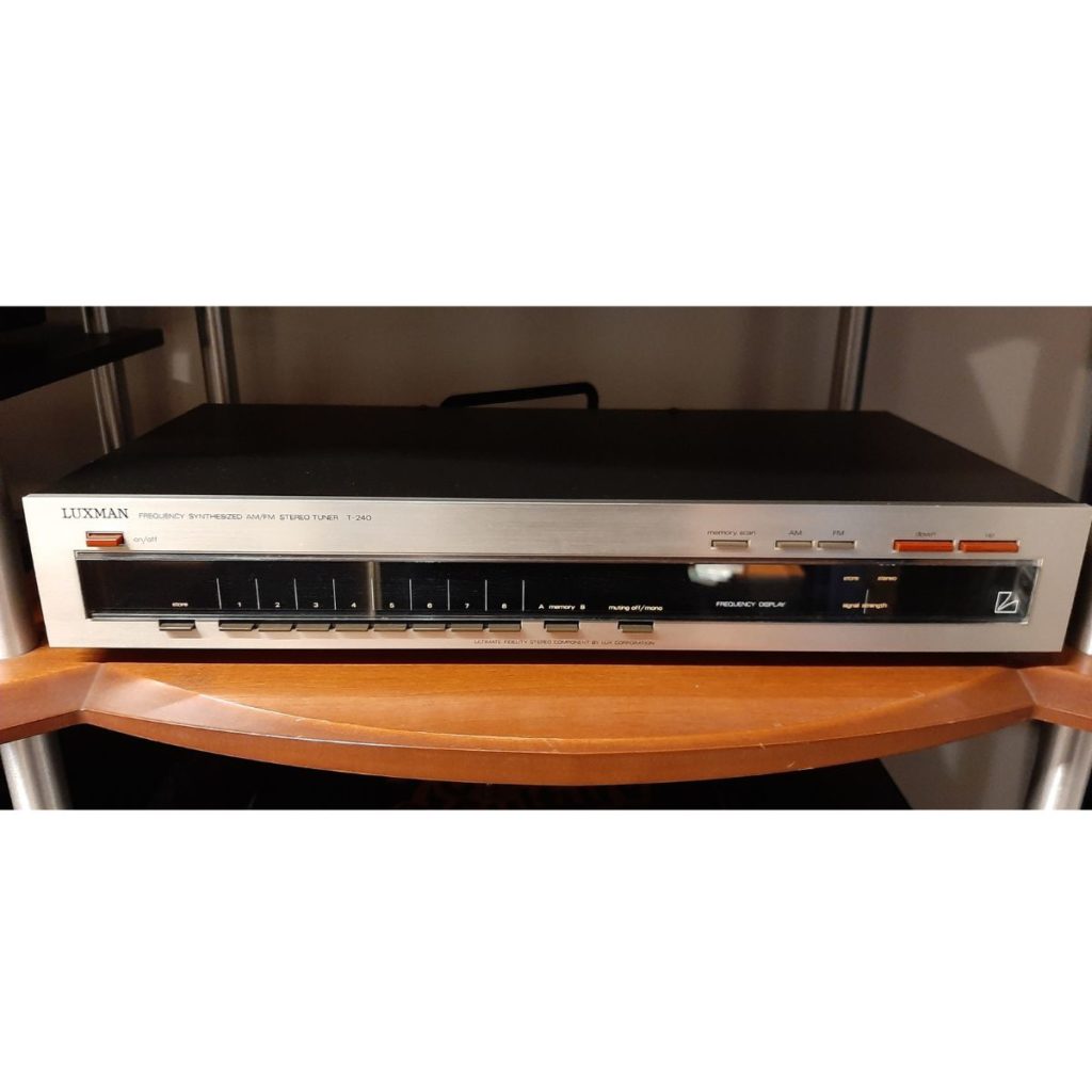 LUXMAN T240