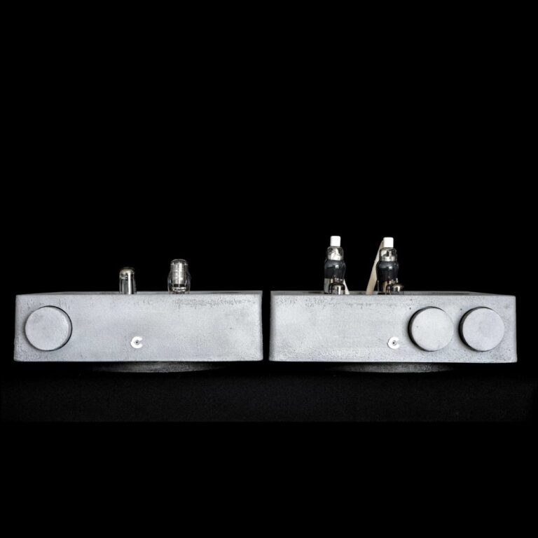 CINNAMON GALLE PHONO STAGE