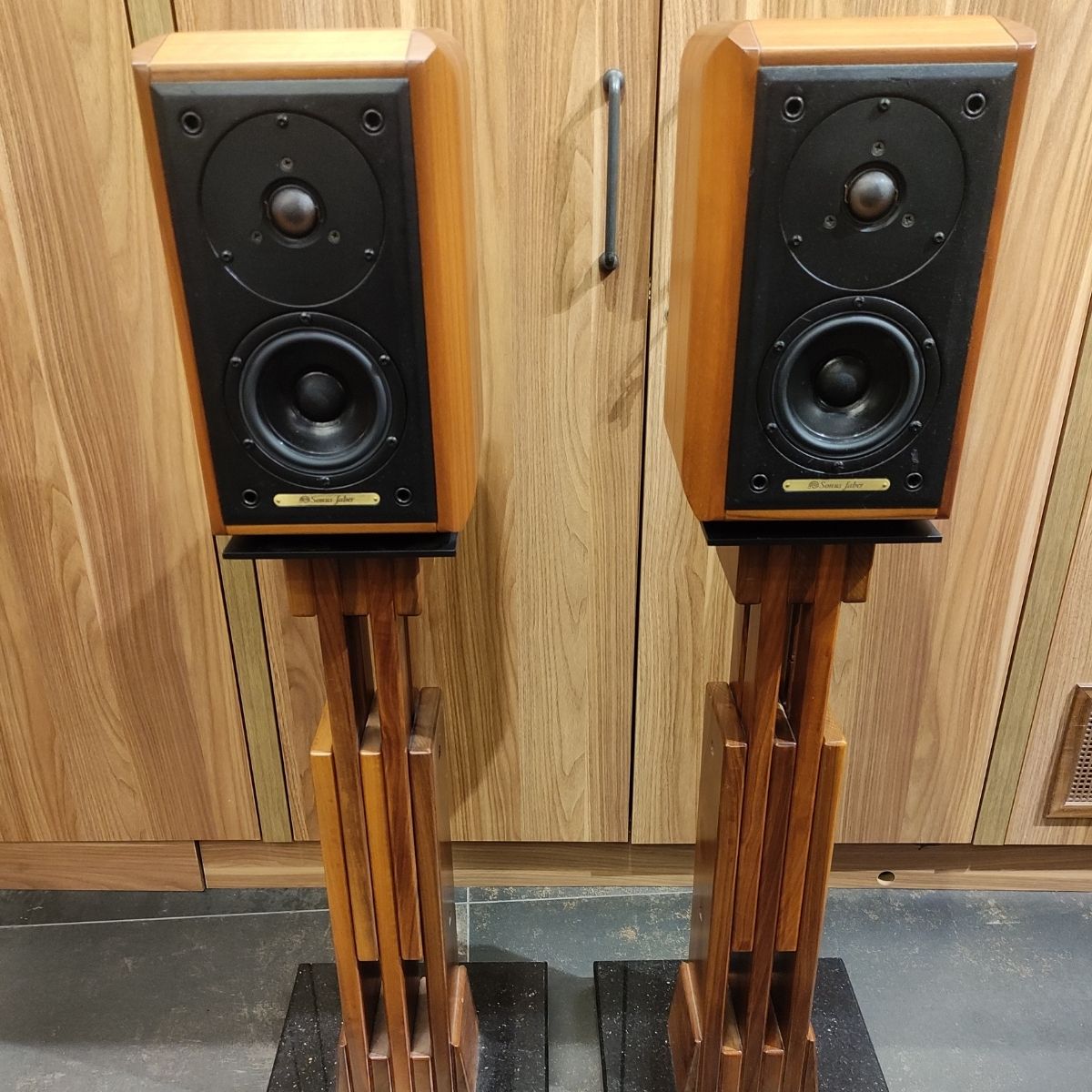 SONUS FABER MINIMA VINTAGE CON STANDS - Imagen 4