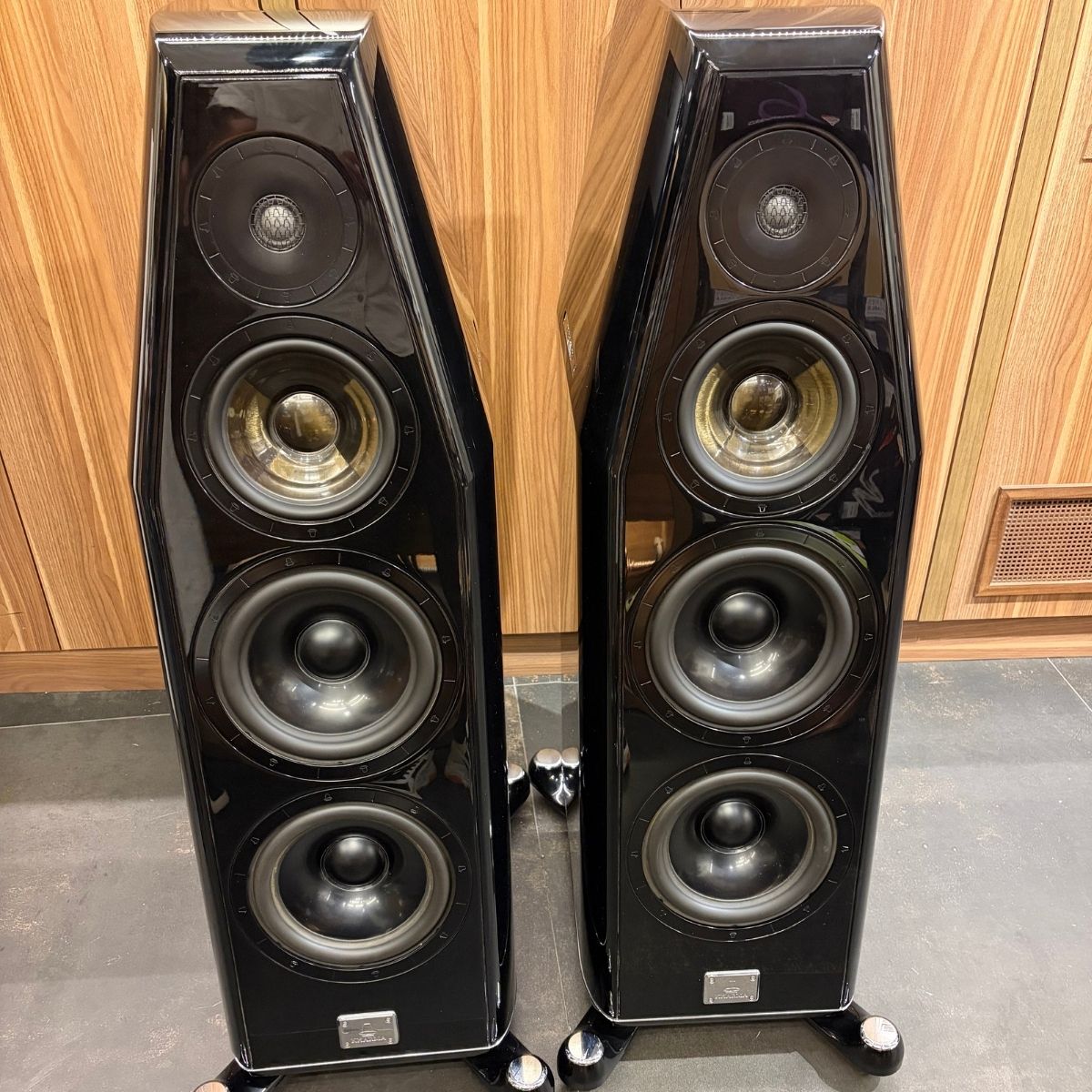 KHARMA ELEGANCE DB9-S SEGUNDA MANO